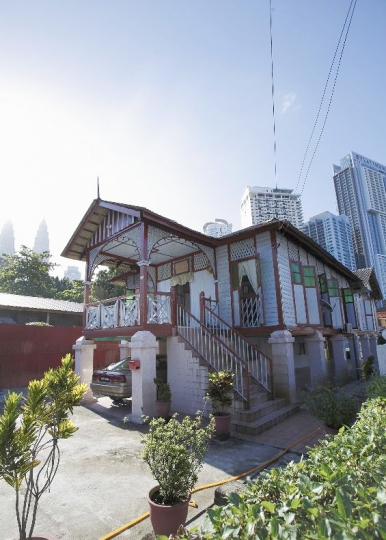 Masih terdapat banyak rumah Melayu tradisional di Kampung Bharu