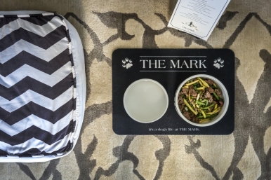 The hearty pet menu designed by Michelin Star Chef Jean-Georges Vongerichten Photo ©  The Mark